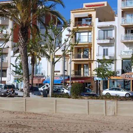 Apartment Pi I Sunyer 1-b - Amplio Y Luminoso En El Centro De Roses, Delante Del Mar, Con Vistas Al Mar. - Es-228-121 Roses